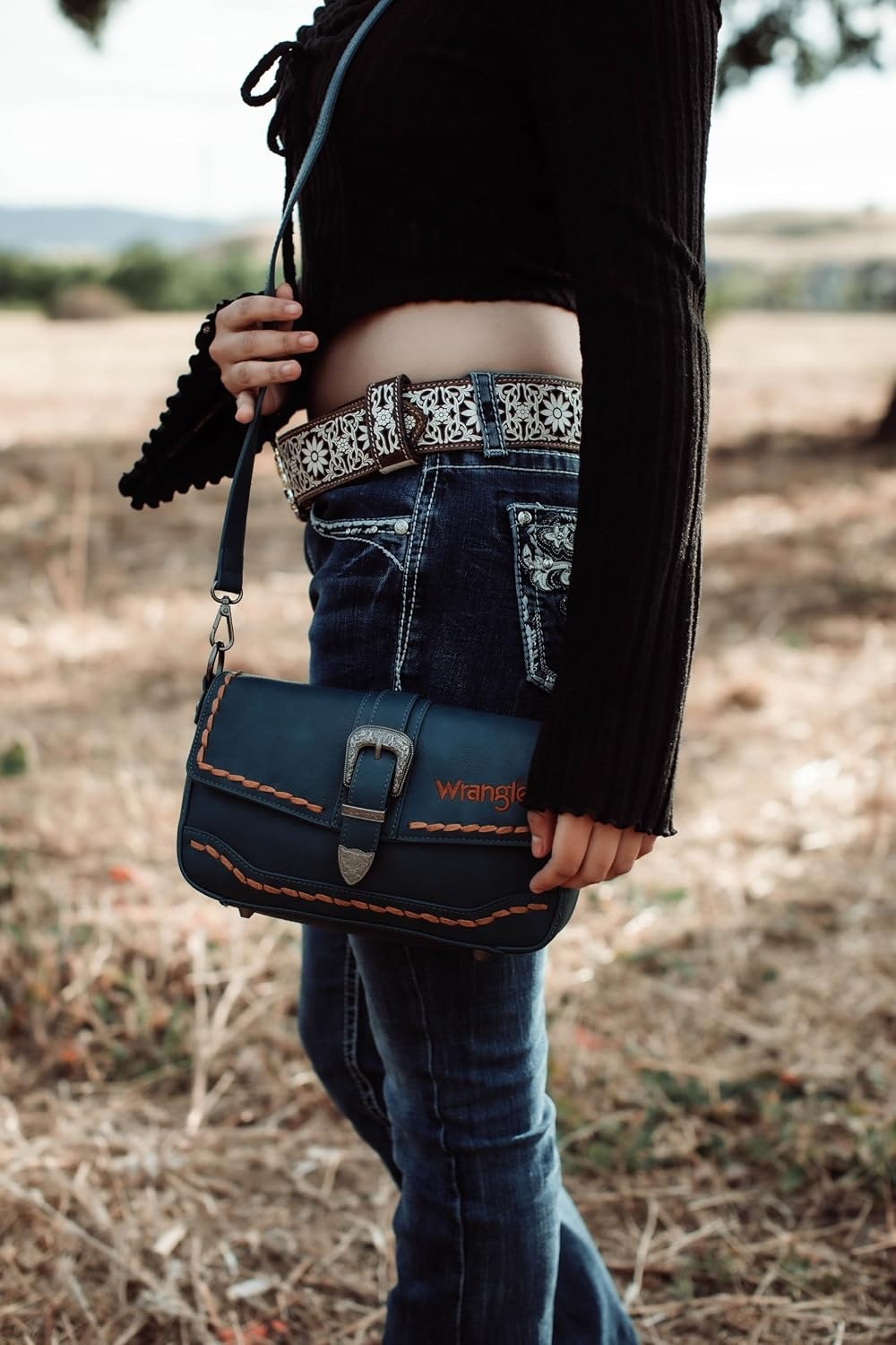 image:imageWrangler Western Shoulder Bag for Women Flap Crossbody Purse with Whipstitch Detail amp FringeVintage Cowgirl HandbagBgreen Dark